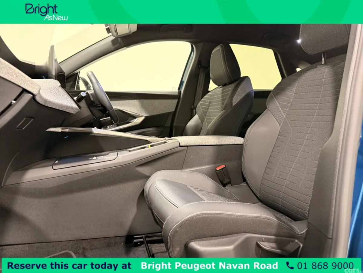 Peugeot 3008 MPV, Petrol Hybrid, 2024, Blue