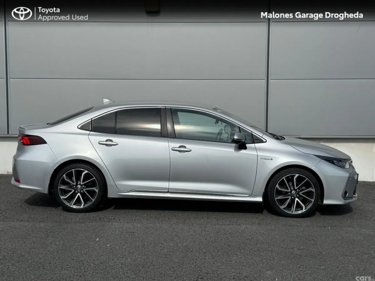 Toyota Corolla Saloon, Petrol Hybrid, 2023, Silver