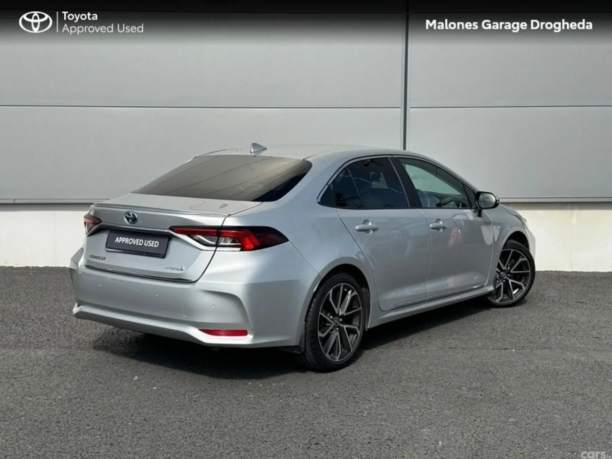 Toyota Corolla Saloon, Petrol Hybrid, 2023, Silver