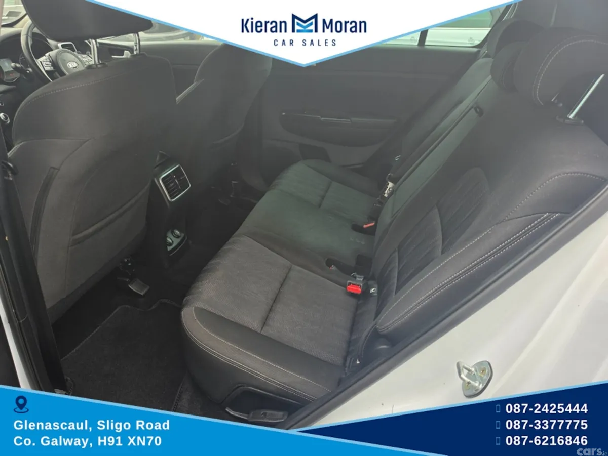 Kia Sportage MPV, Diesel Hybrid, 2021, White