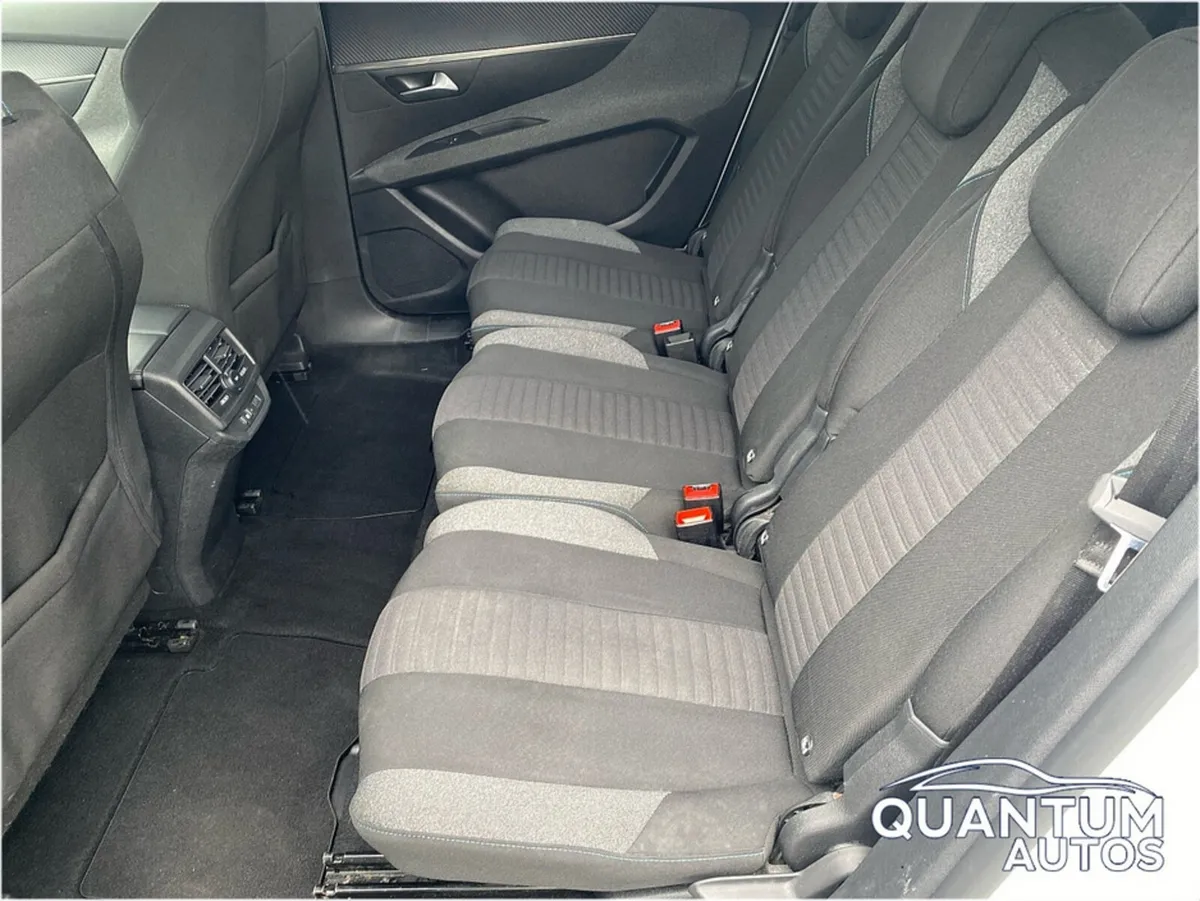 Peugeot 5008 MPV, Diesel, 2023, White