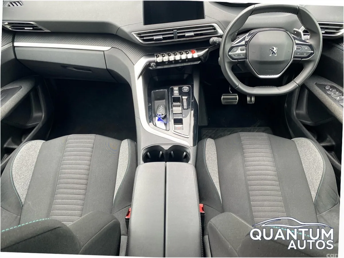 Peugeot 5008 MPV, Diesel, 2023, White