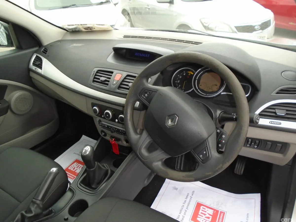 Renault Fluence Saloon, Diesel, 2013, Silver
