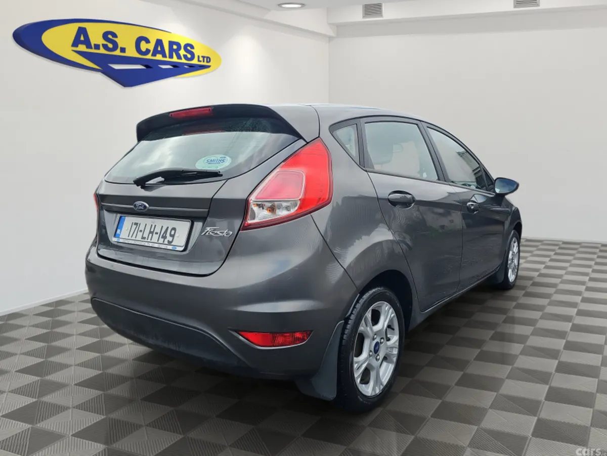 Ford Fiesta Hatchback, Petrol, 2017, Grey