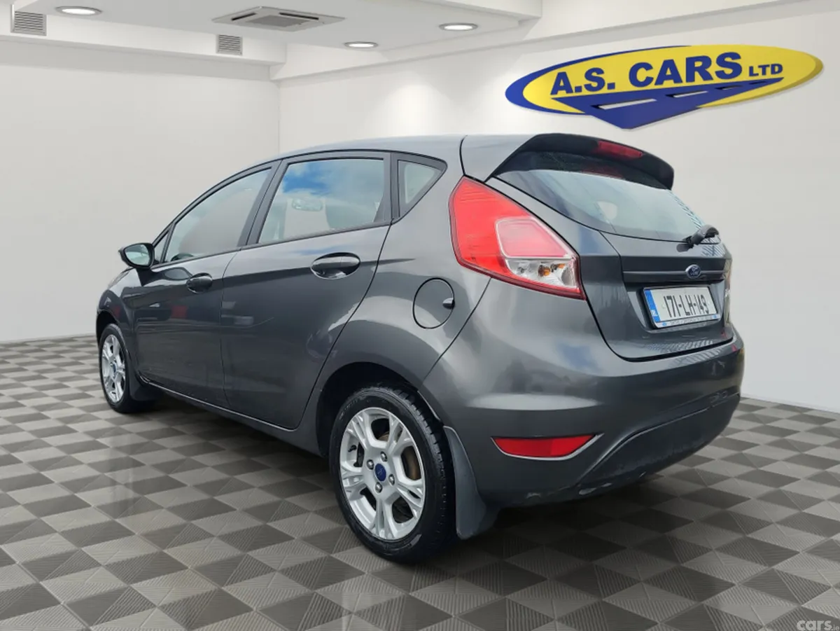 Ford Fiesta Hatchback, Petrol, 2017, Grey