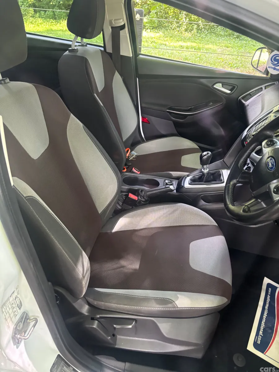 Ford Focus Hatchback, Petrol, 2013, White
