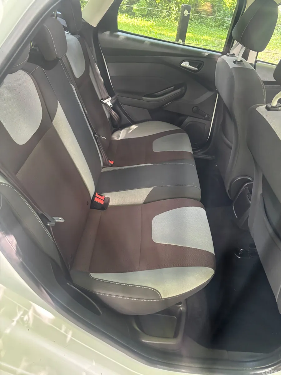 Ford Focus Hatchback, Petrol, 2013, White