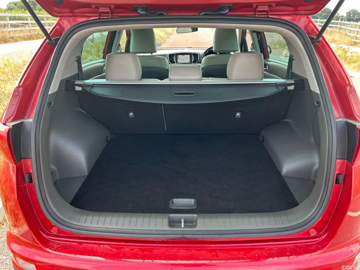 Kia Sportage SUV, Diesel, 2017, Red