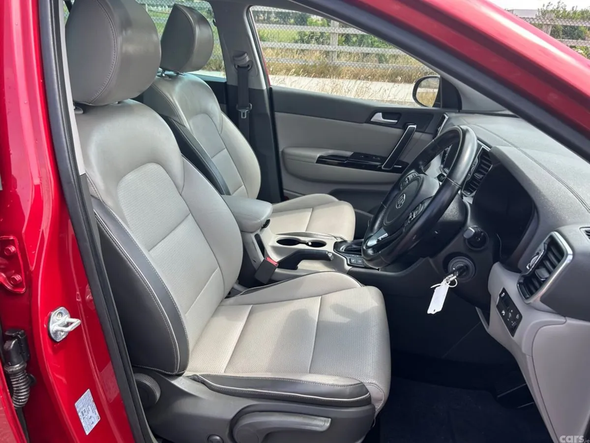Kia Sportage SUV, Diesel, 2017, Red