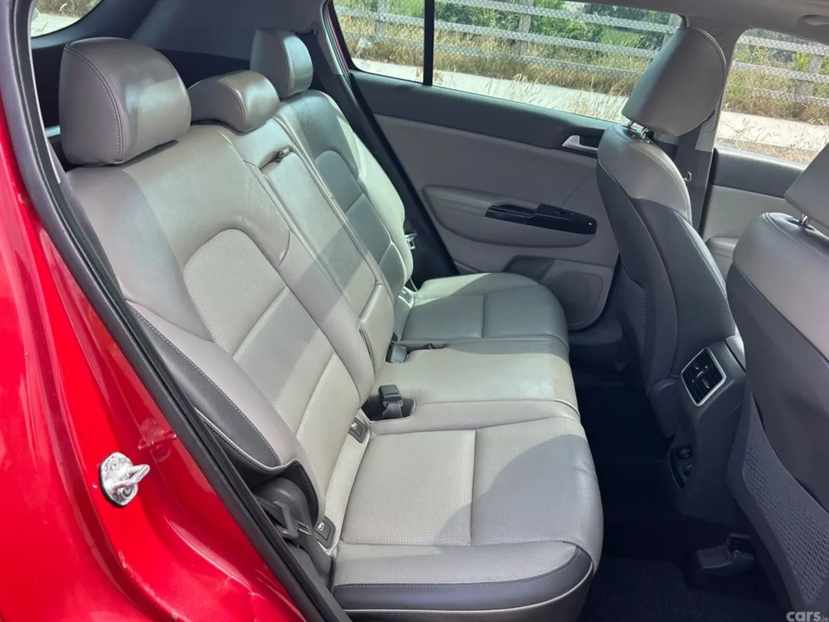 Kia Sportage SUV, Diesel, 2017, Red