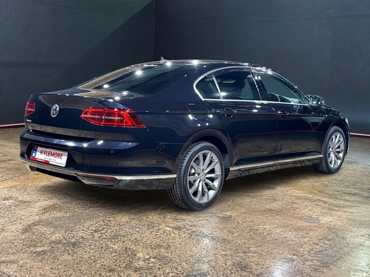 Volkswagen Passat Saloon, Petrol, 2019, Black