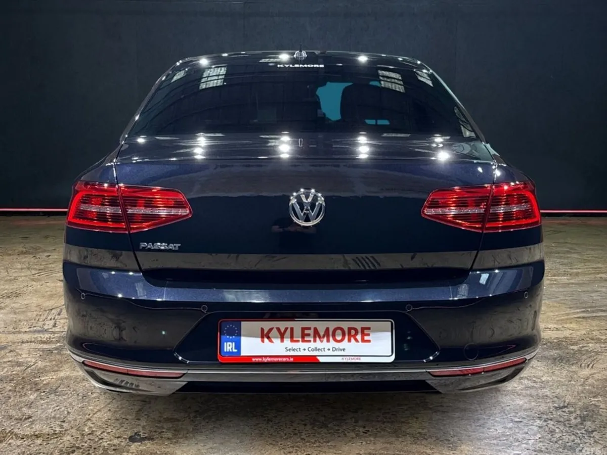 Volkswagen Passat Saloon, Petrol, 2019, Black