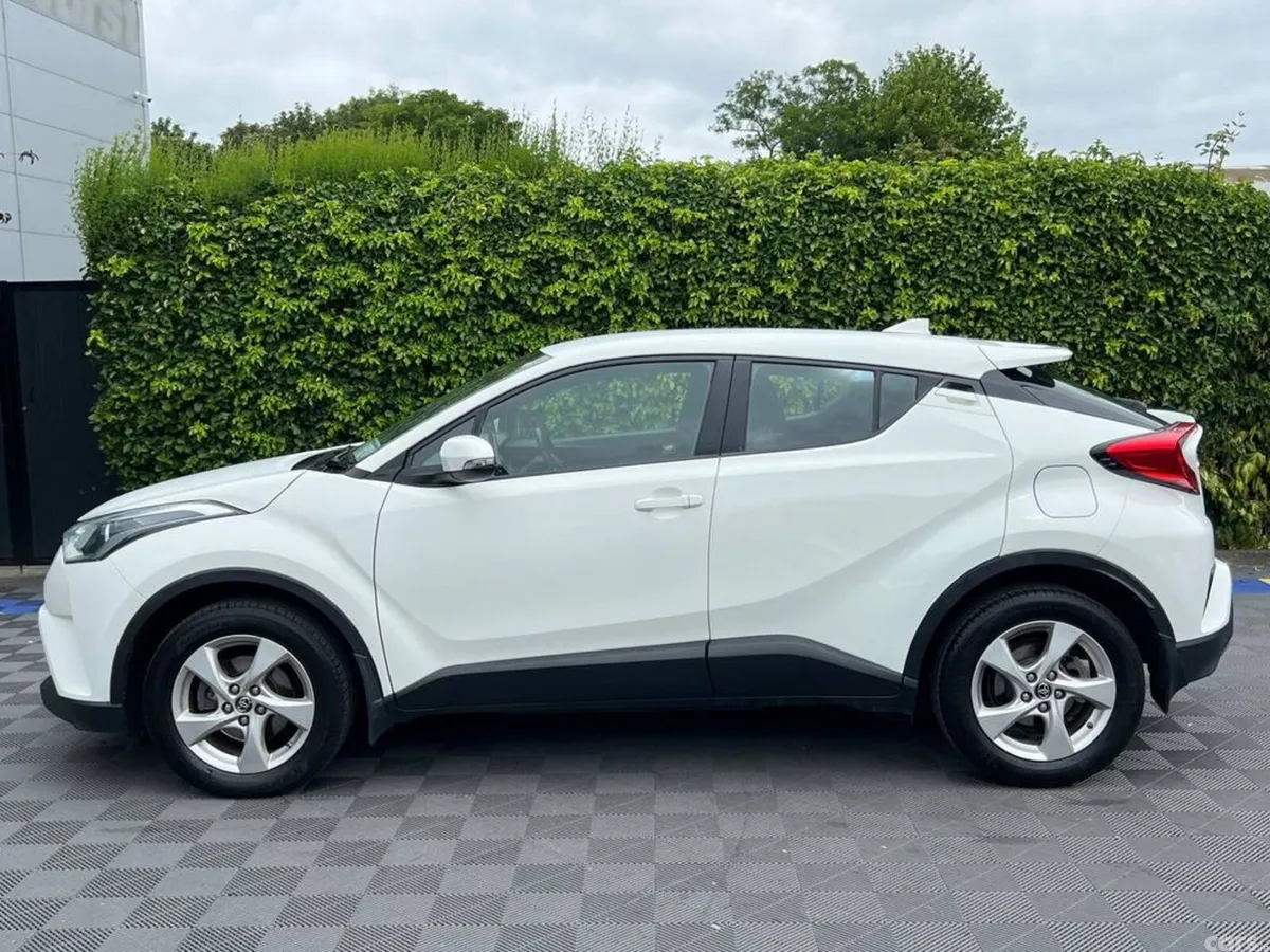 Toyota C-HR Hatchback, Petrol, 2017, White
