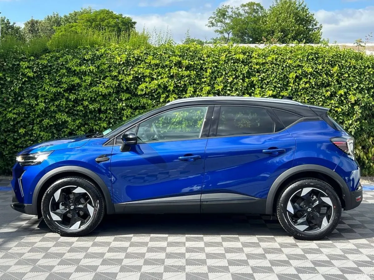 Renault Captur SUV, Petrol Hybrid, 2026, Blue