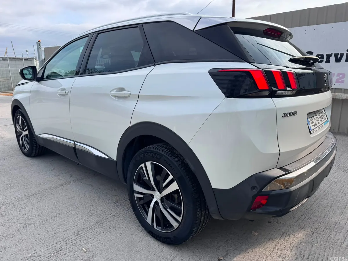 Peugeot 3008 MPV, Petrol, 2018, White