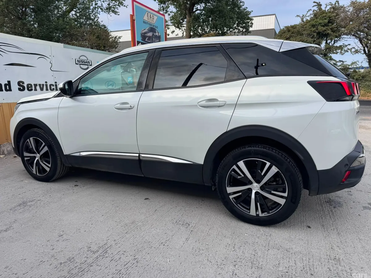 Peugeot 3008 MPV, Petrol, 2018, White