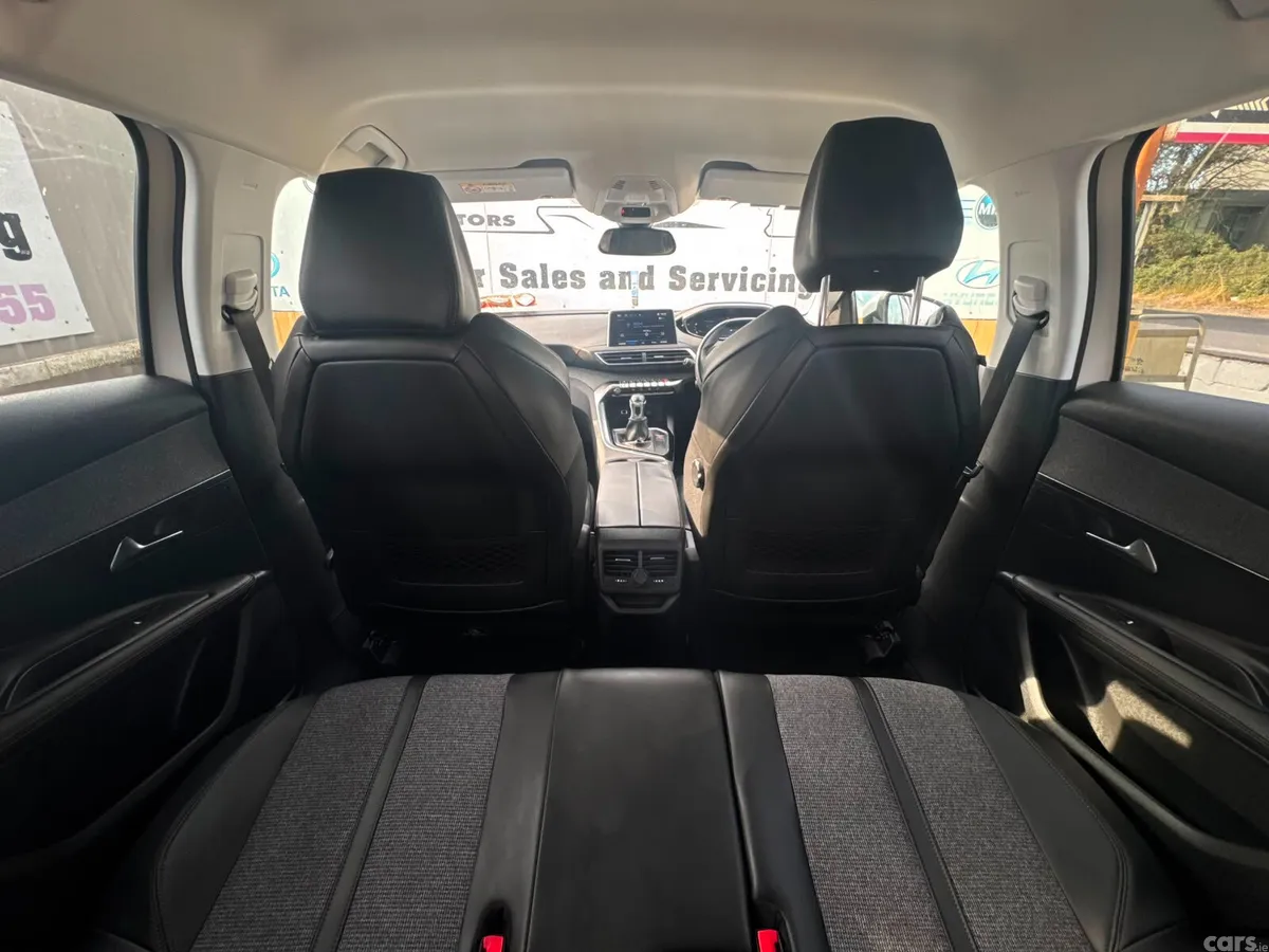 Peugeot 3008 MPV, Petrol, 2018, White