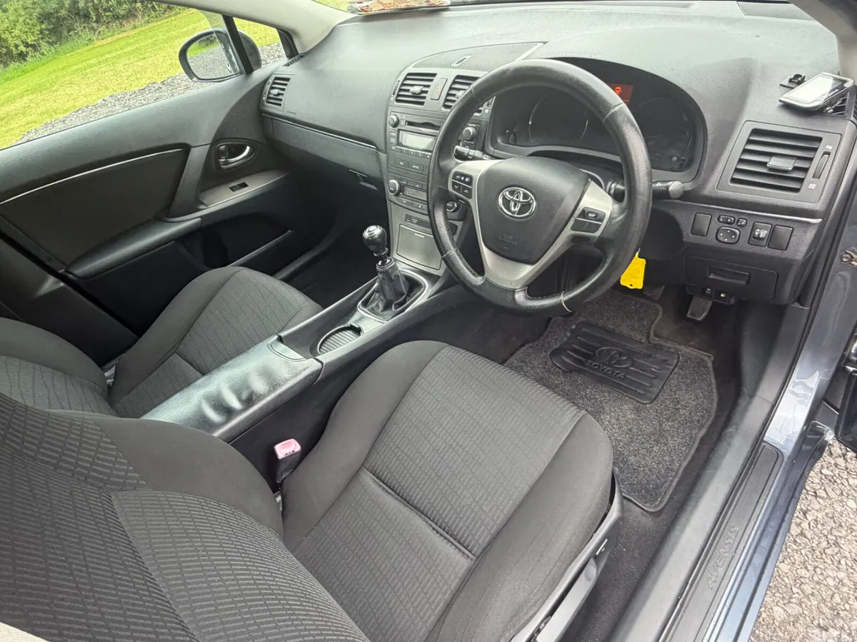 Toyota Avensis Saloon, Diesel, 2009, Blue