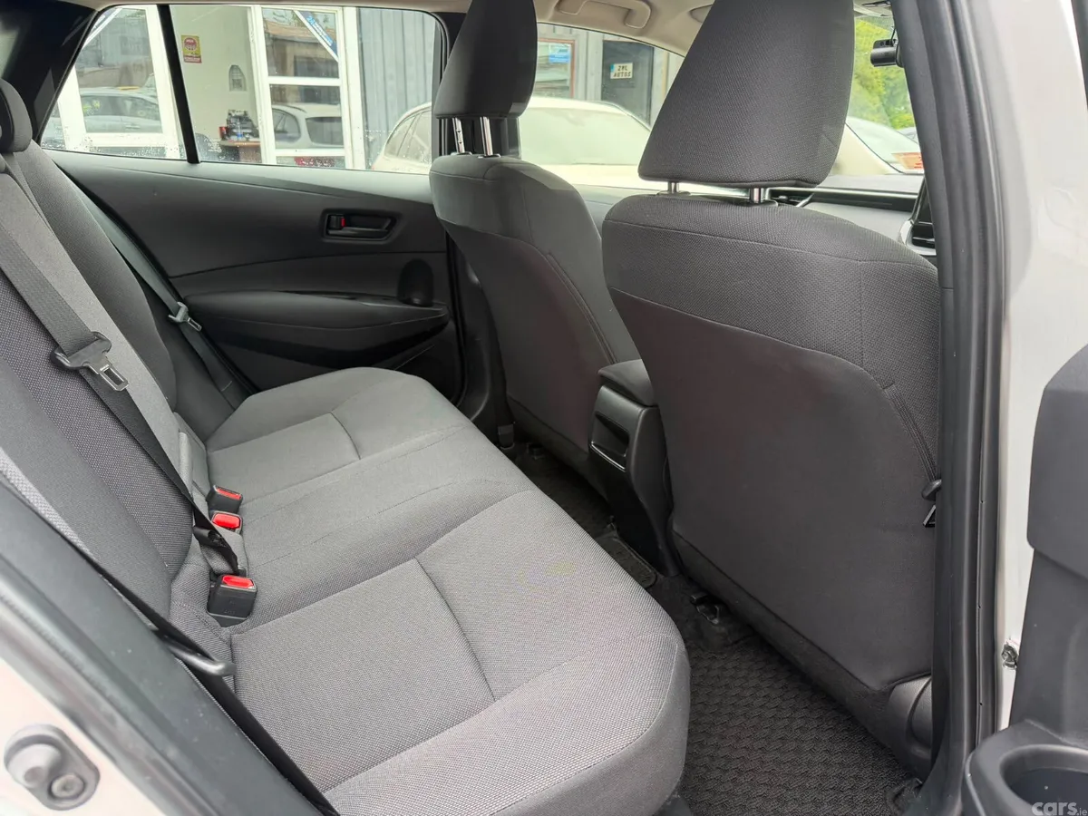 Toyota Corolla Estate, Petrol Hybrid, 2023, Silver