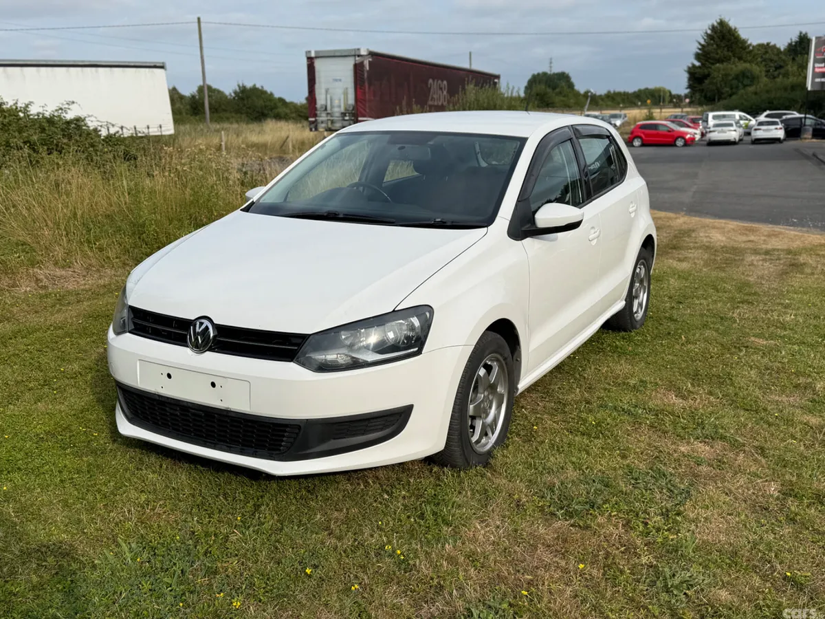 Volkswagen Polo Hatchback, Petrol, 2013, White