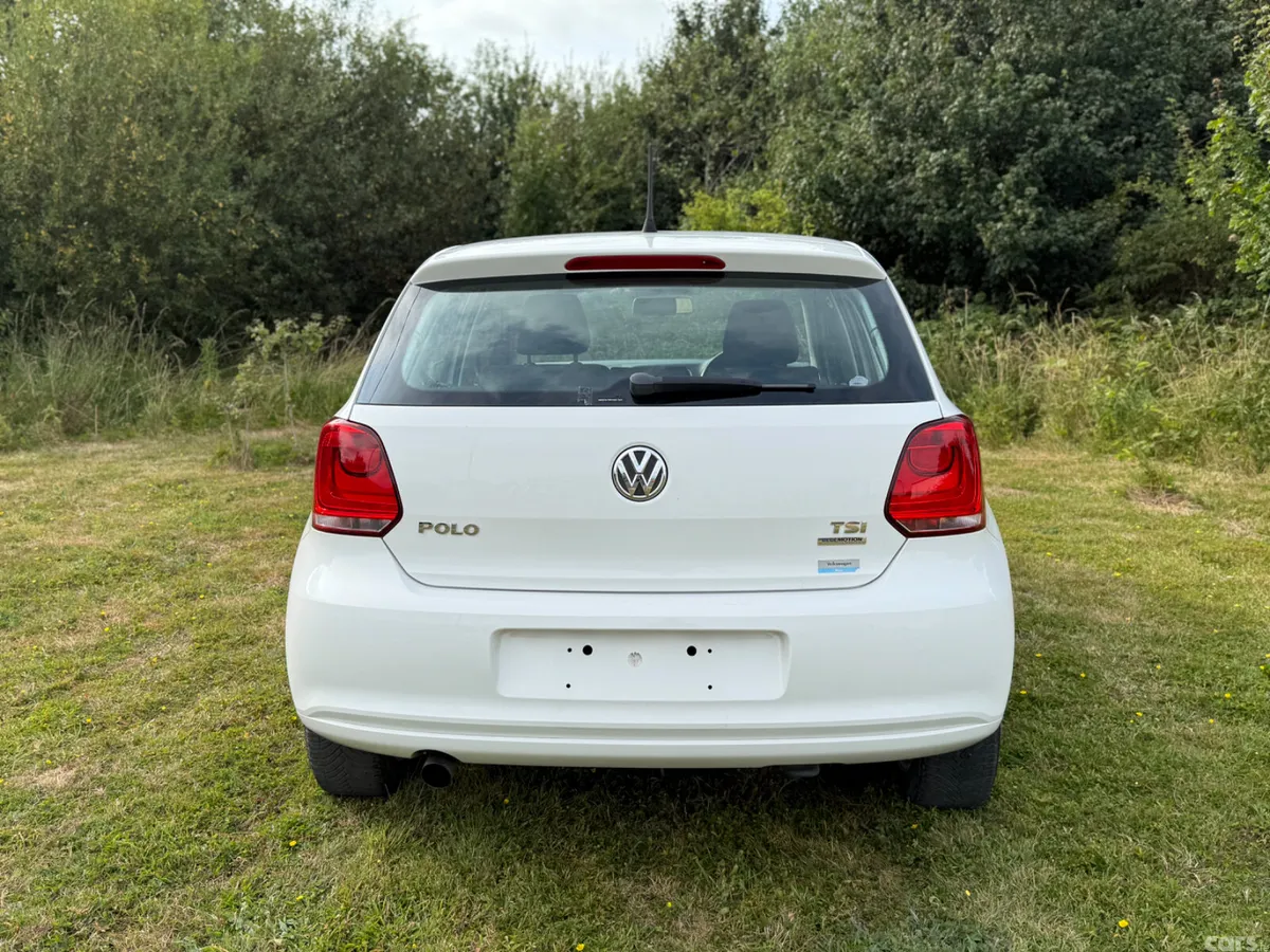 Volkswagen Polo Hatchback, Petrol, 2013, White