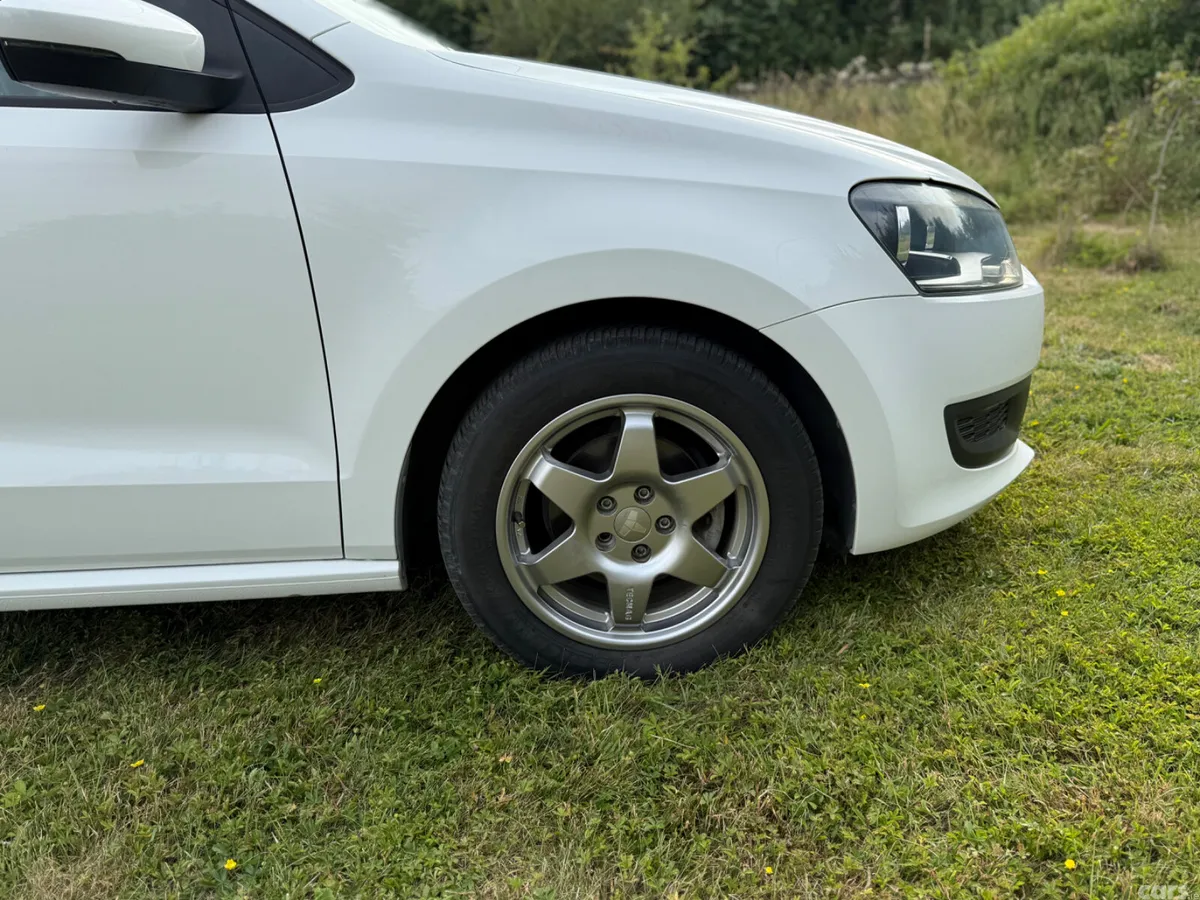 Volkswagen Polo Hatchback, Petrol, 2013, White