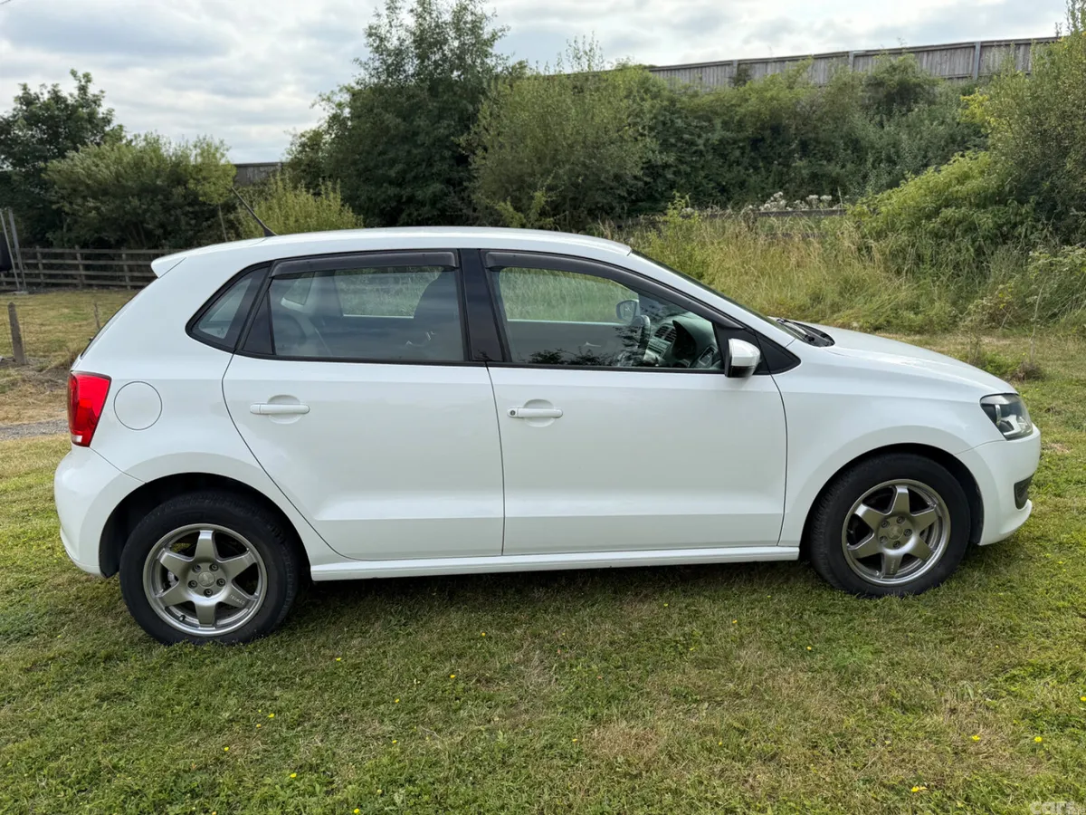 Volkswagen Polo Hatchback, Petrol, 2013, White