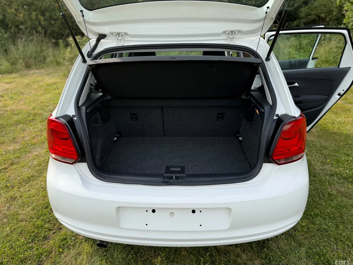 Volkswagen Polo Hatchback, Petrol, 2013, White