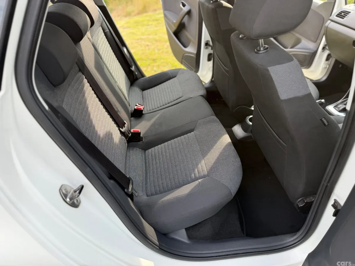 Volkswagen Polo Hatchback, Petrol, 2013, White
