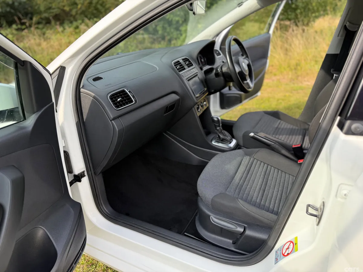 Volkswagen Polo Hatchback, Petrol, 2013, White