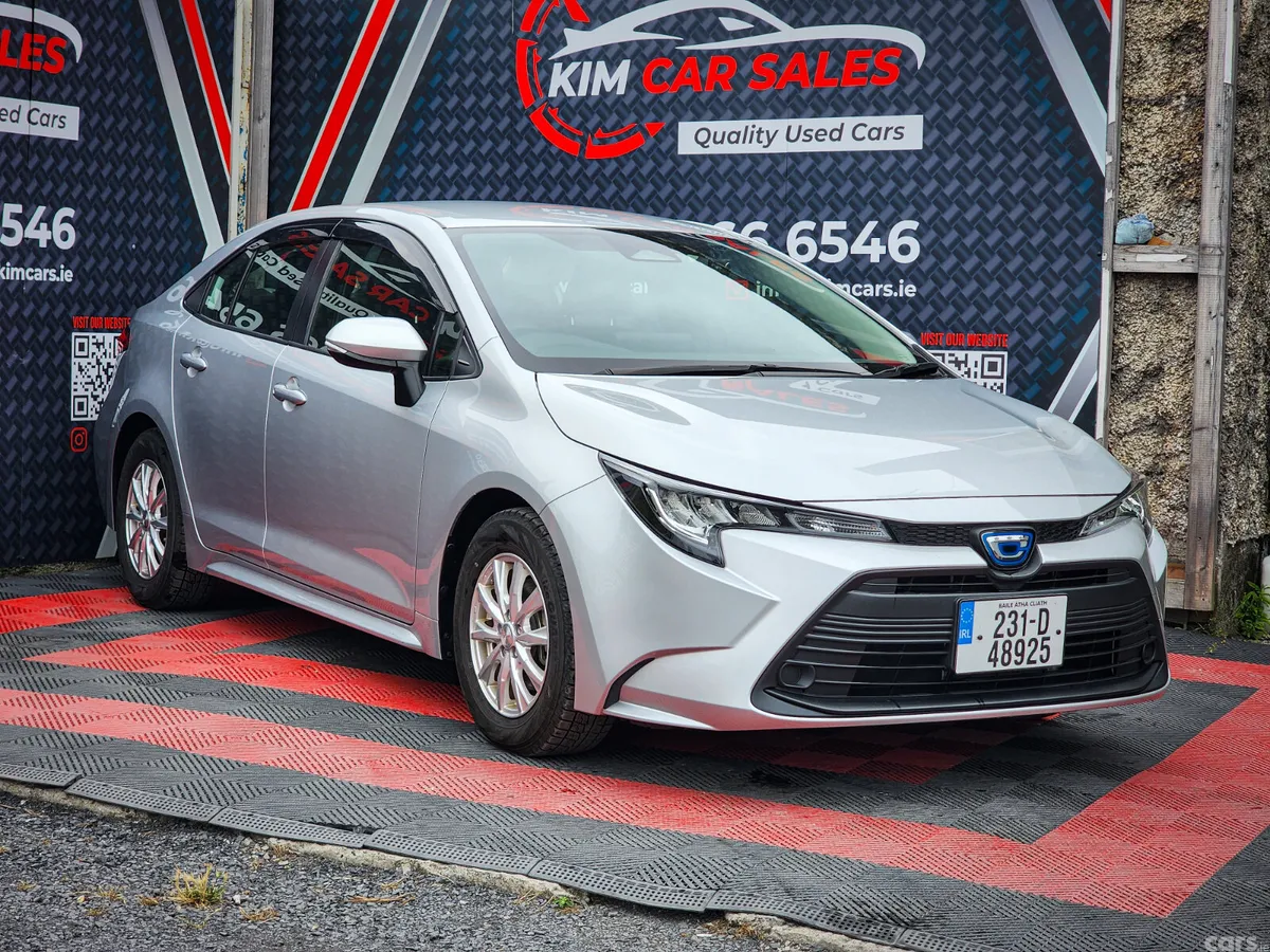 Toyota Corolla Saloon, Petrol Hybrid, 2023, Silver