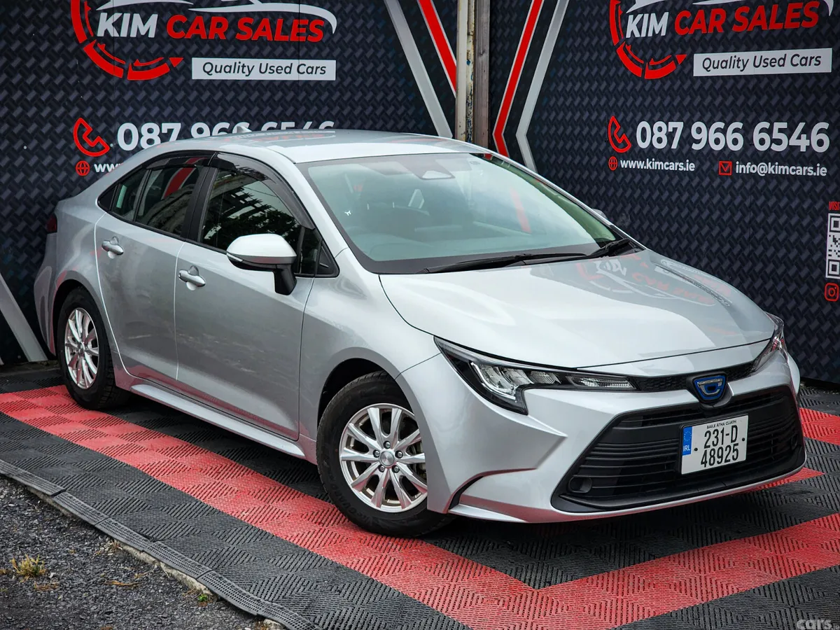 Toyota Corolla Saloon, Petrol Hybrid, 2023, Silver