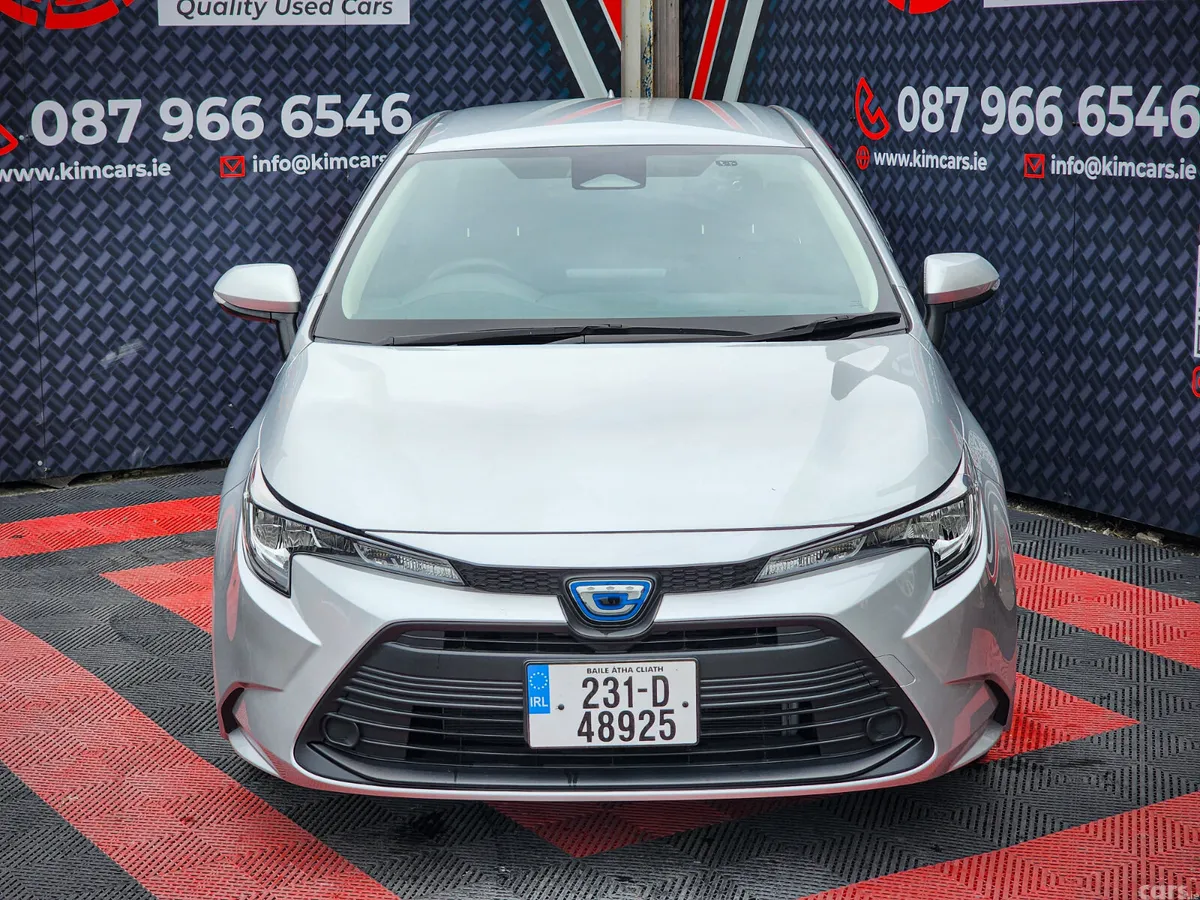 Toyota Corolla Saloon, Petrol Hybrid, 2023, Silver