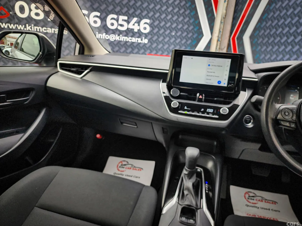 Toyota Corolla Saloon, Petrol Hybrid, 2023, Silver