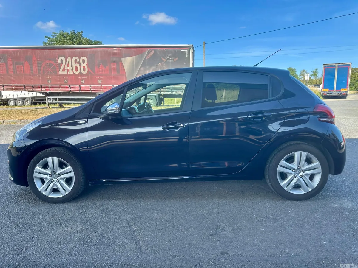 Peugeot 208 Hatchback, Petrol, 2016, Blue