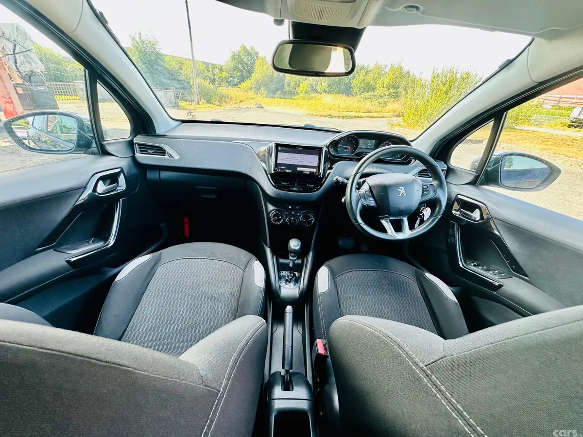 Peugeot 208 Hatchback, Petrol, 2016, Blue