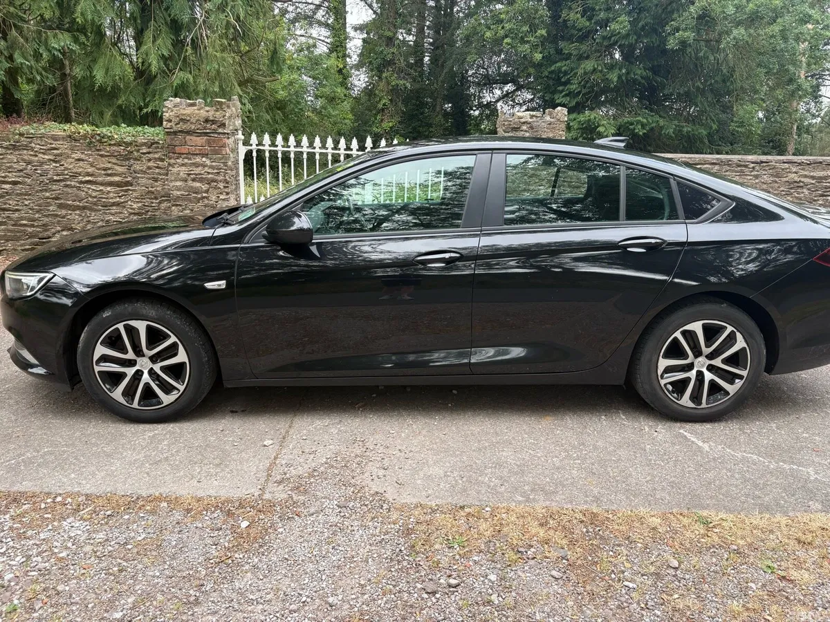 Opel Insignia Hatchback, Diesel, 2018, Black