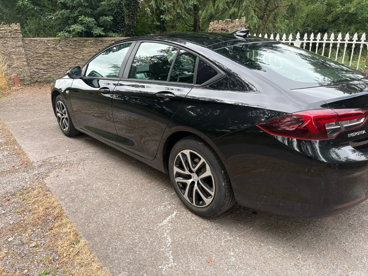 Opel Insignia Hatchback, Diesel, 2018, Black