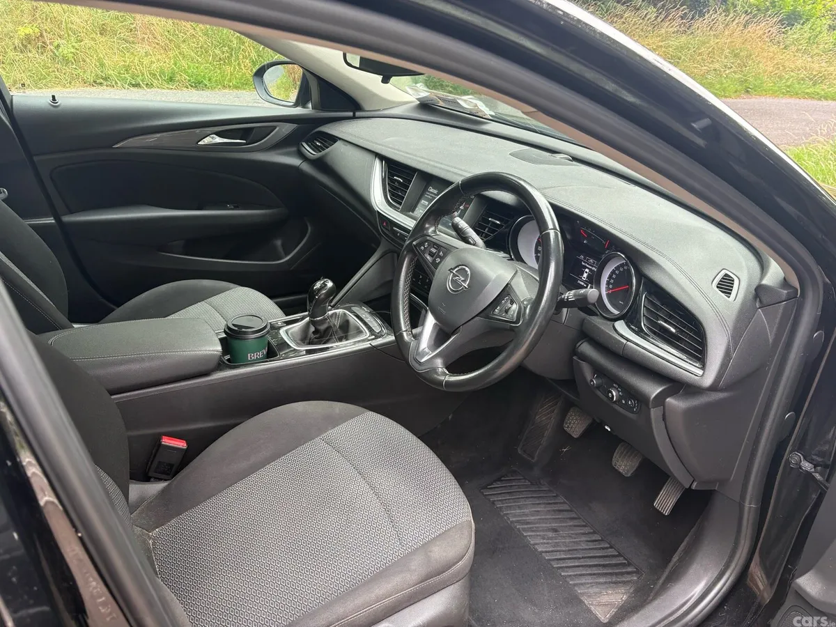 Opel Insignia Hatchback, Diesel, 2018, Black
