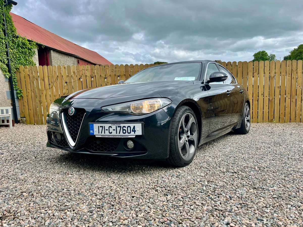 Alfa Romeo Giulia Saloon, Diesel, 2017, Black