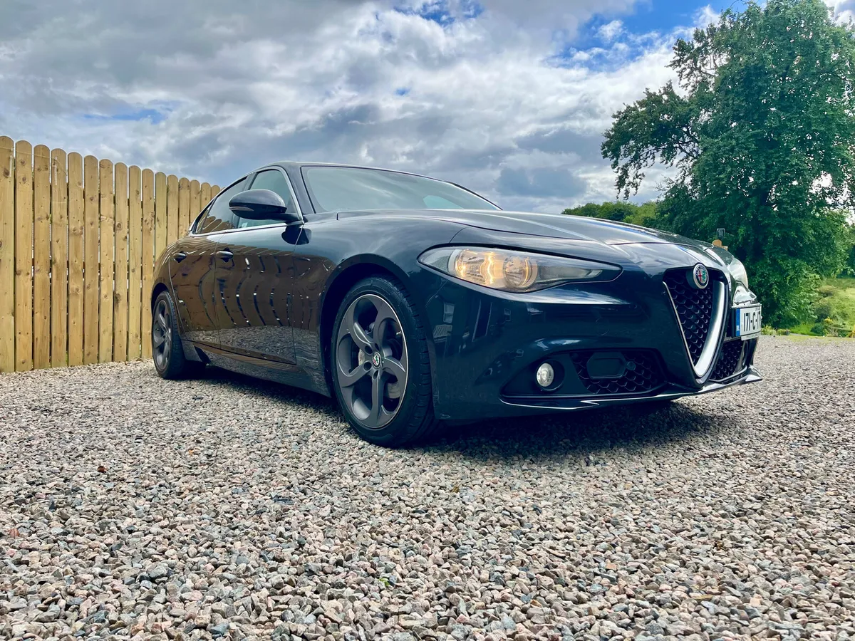 Alfa Romeo Giulia Saloon, Diesel, 2017, Black