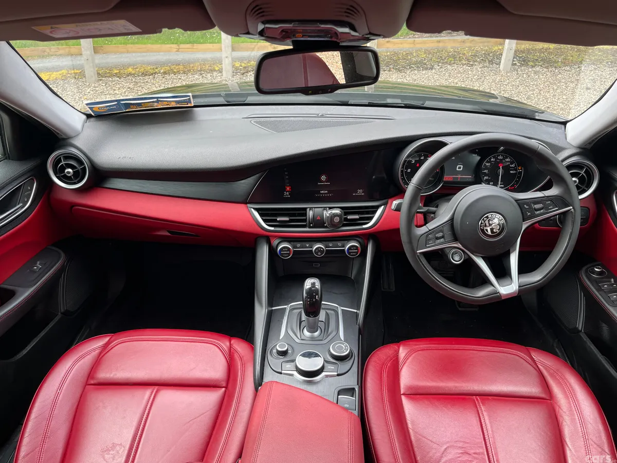 Alfa Romeo Giulia Saloon, Diesel, 2017, Black