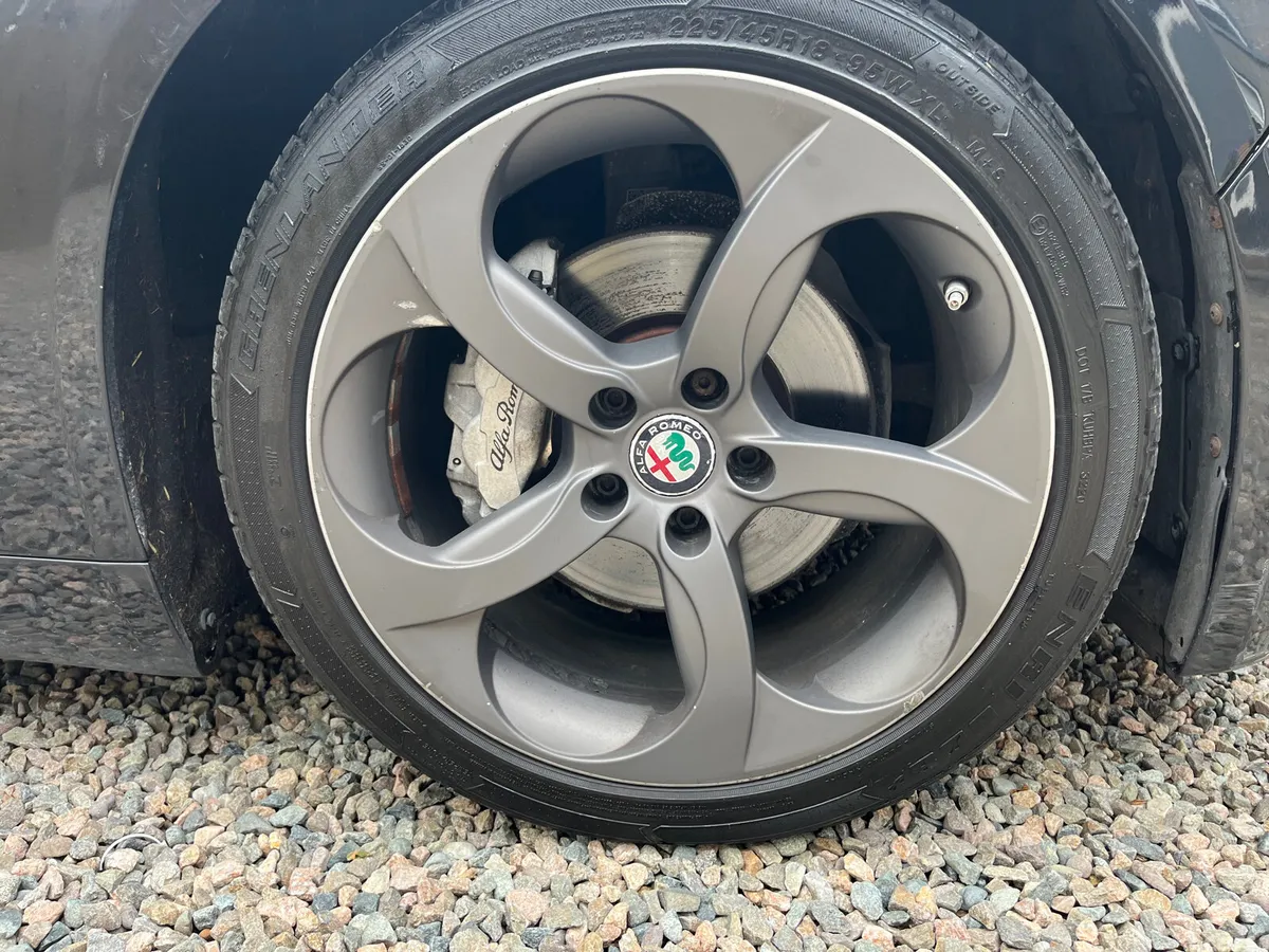Alfa Romeo Giulia Saloon, Diesel, 2017, Black