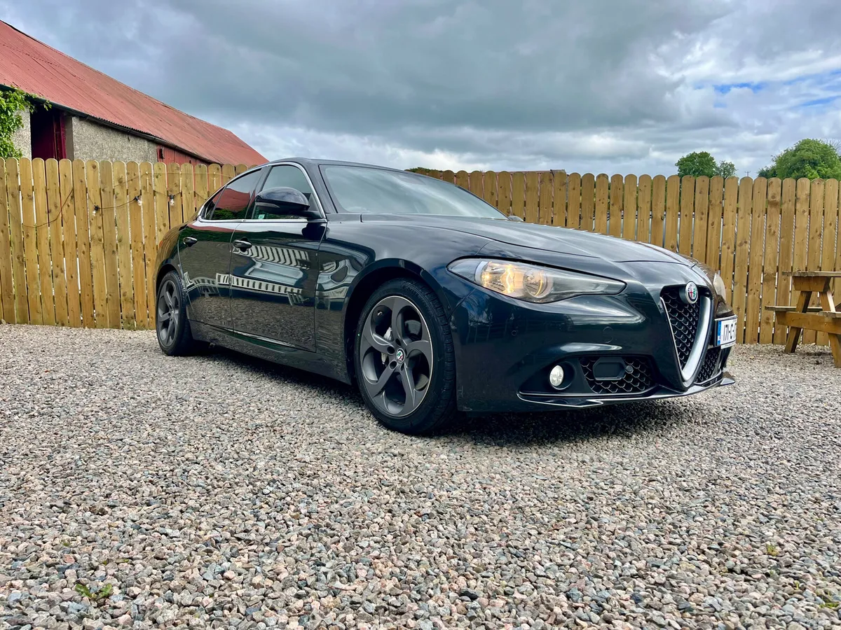 Alfa Romeo Giulia Saloon, Diesel, 2017, Black