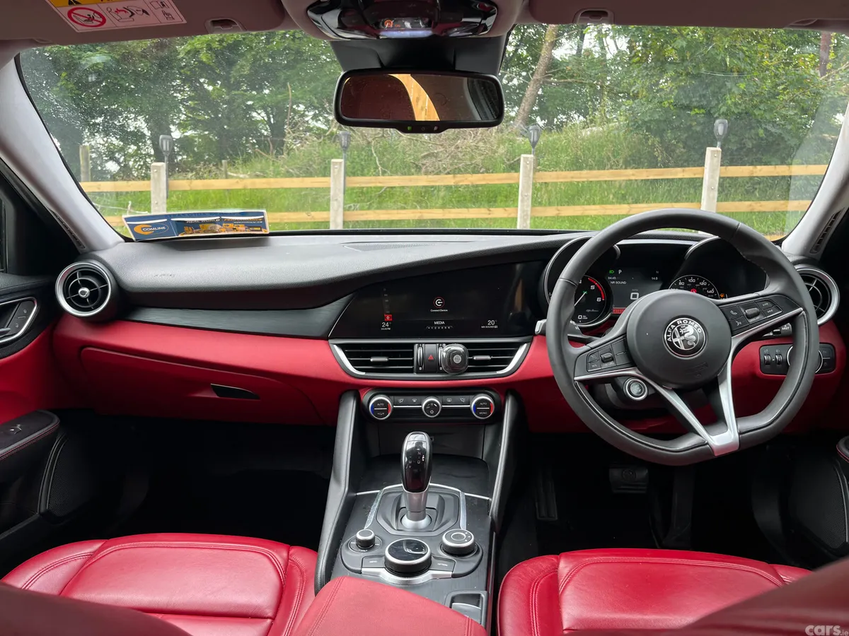 Alfa Romeo Giulia Saloon, Diesel, 2017, Black