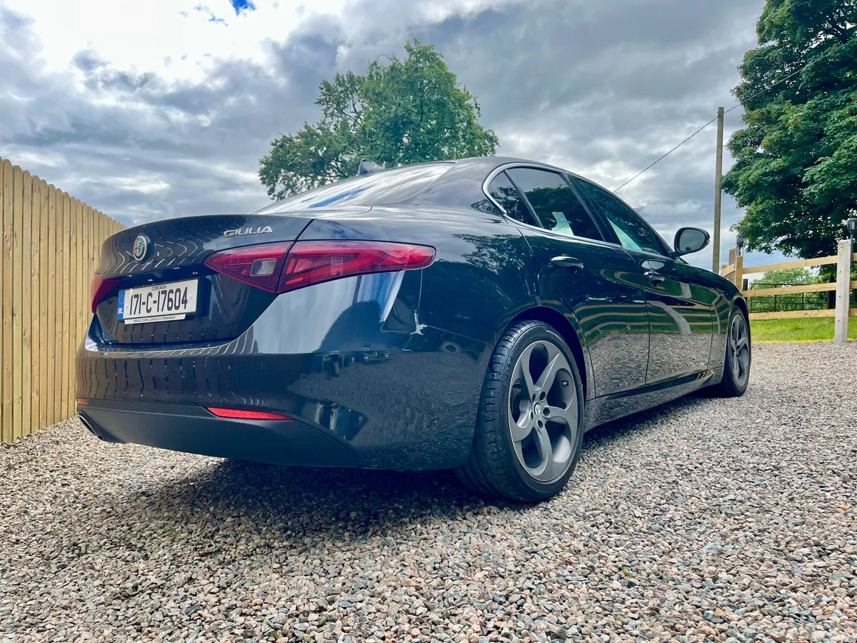 Alfa Romeo Giulia Saloon, Diesel, 2017, Black