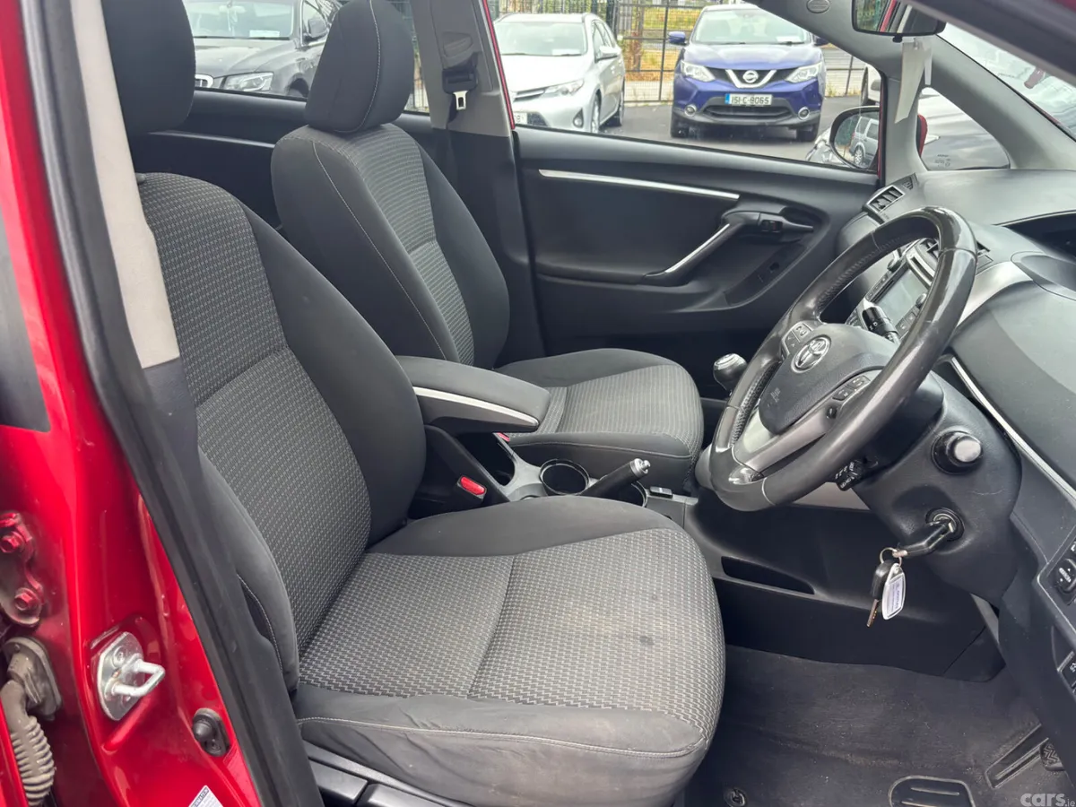 Toyota Verso MPV, Diesel, 2015, Red
