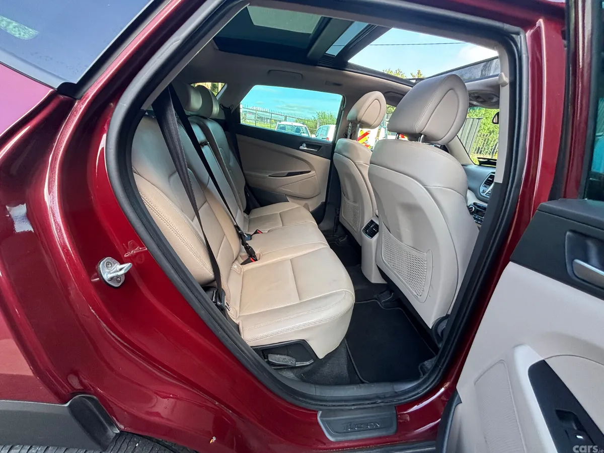 Hyundai Tucson SUV, Diesel, 2016, Red