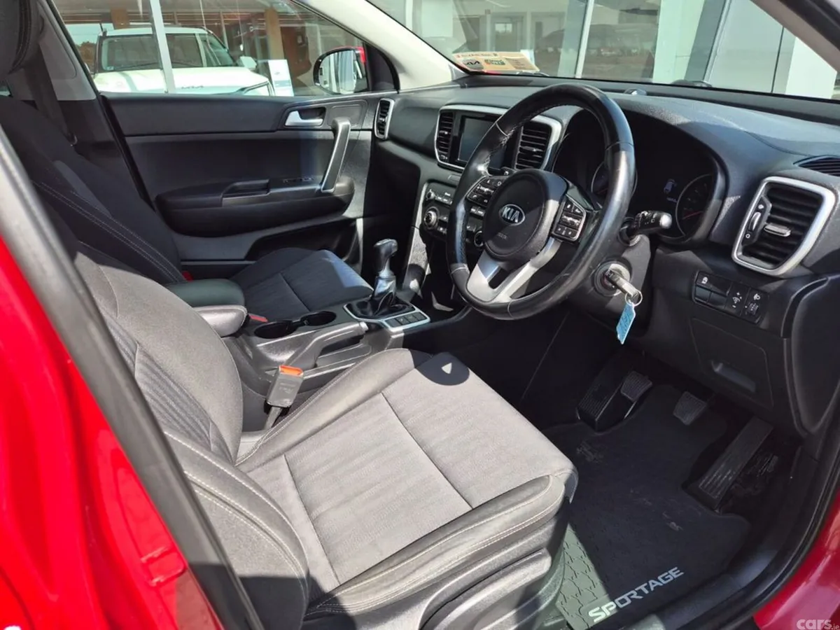 Kia Sportage MPV, Diesel, 2020, Red