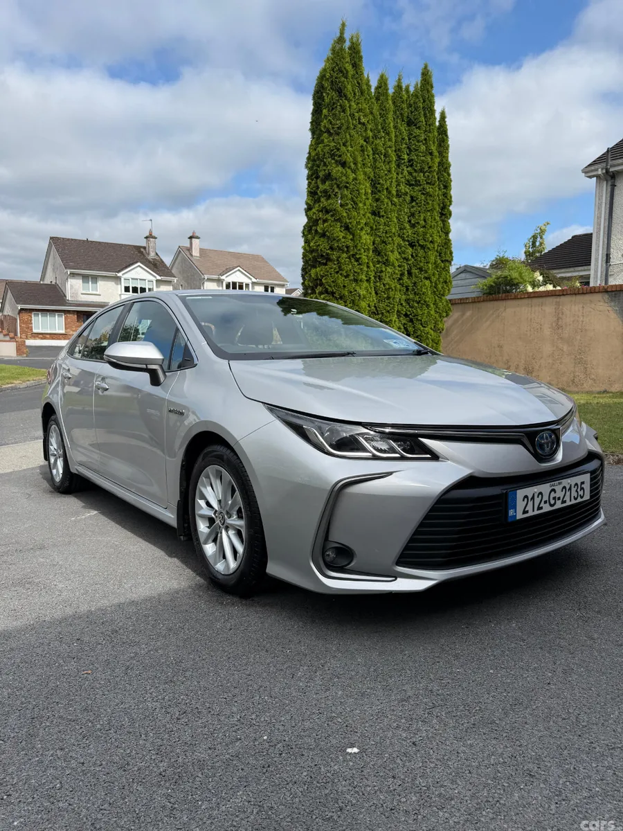 Toyota Corolla Saloon, Petrol Hybrid, 2021, Grey